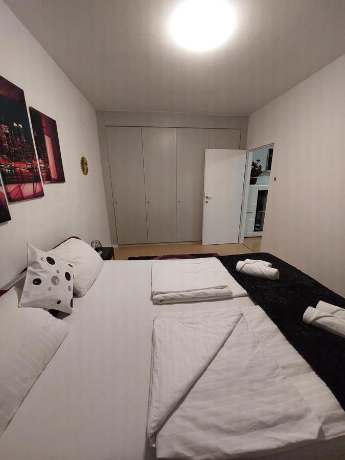 Nb Royal Apartment Wina Bagian luar foto