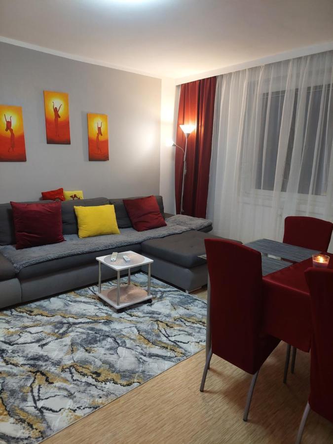 Nb Royal Apartment Wina Bagian luar foto