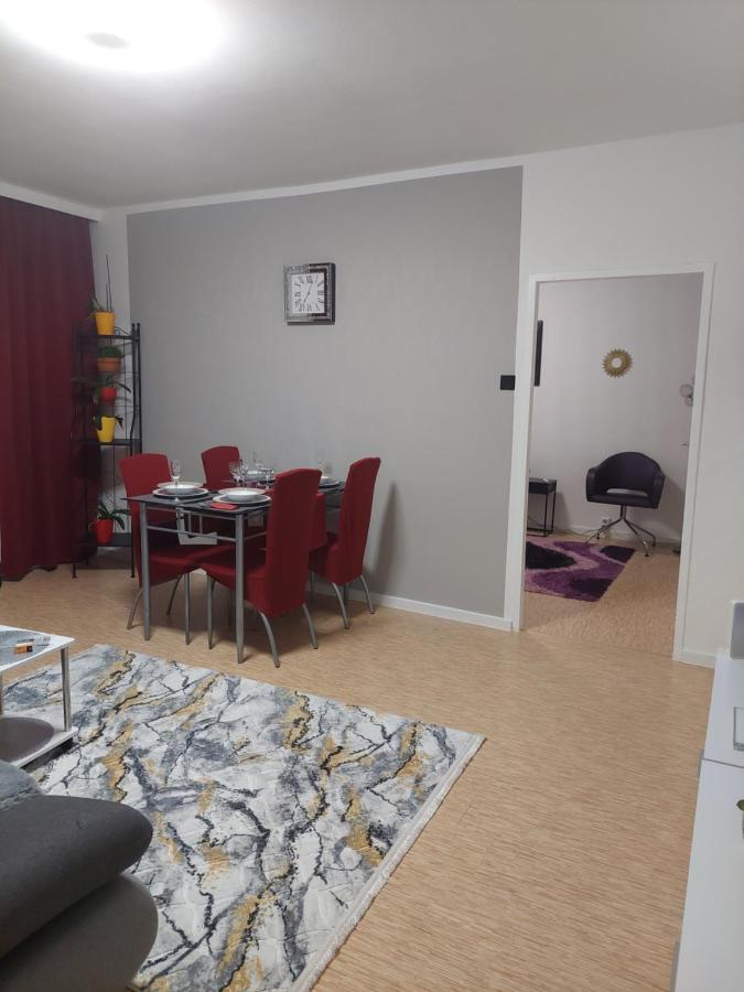 Nb Royal Apartment Wina Bagian luar foto