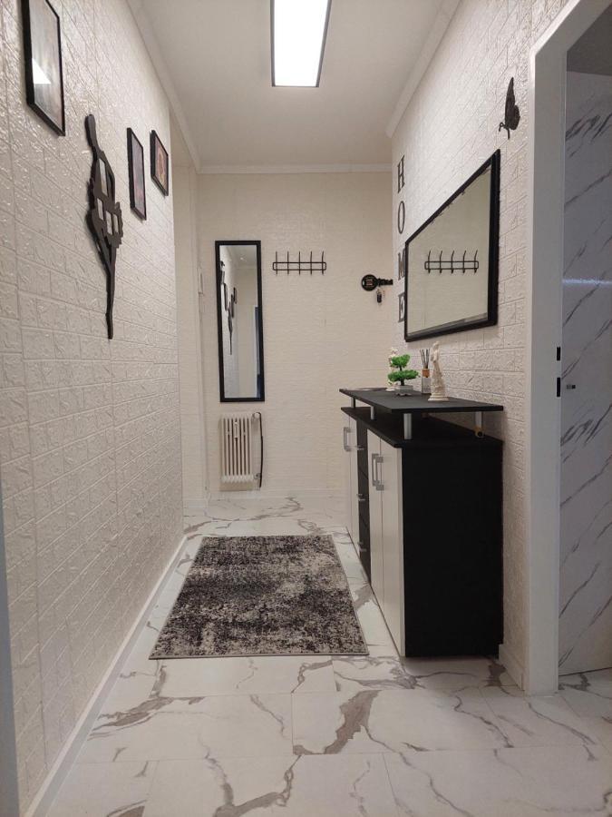 Nb Royal Apartment Wina Bagian luar foto
