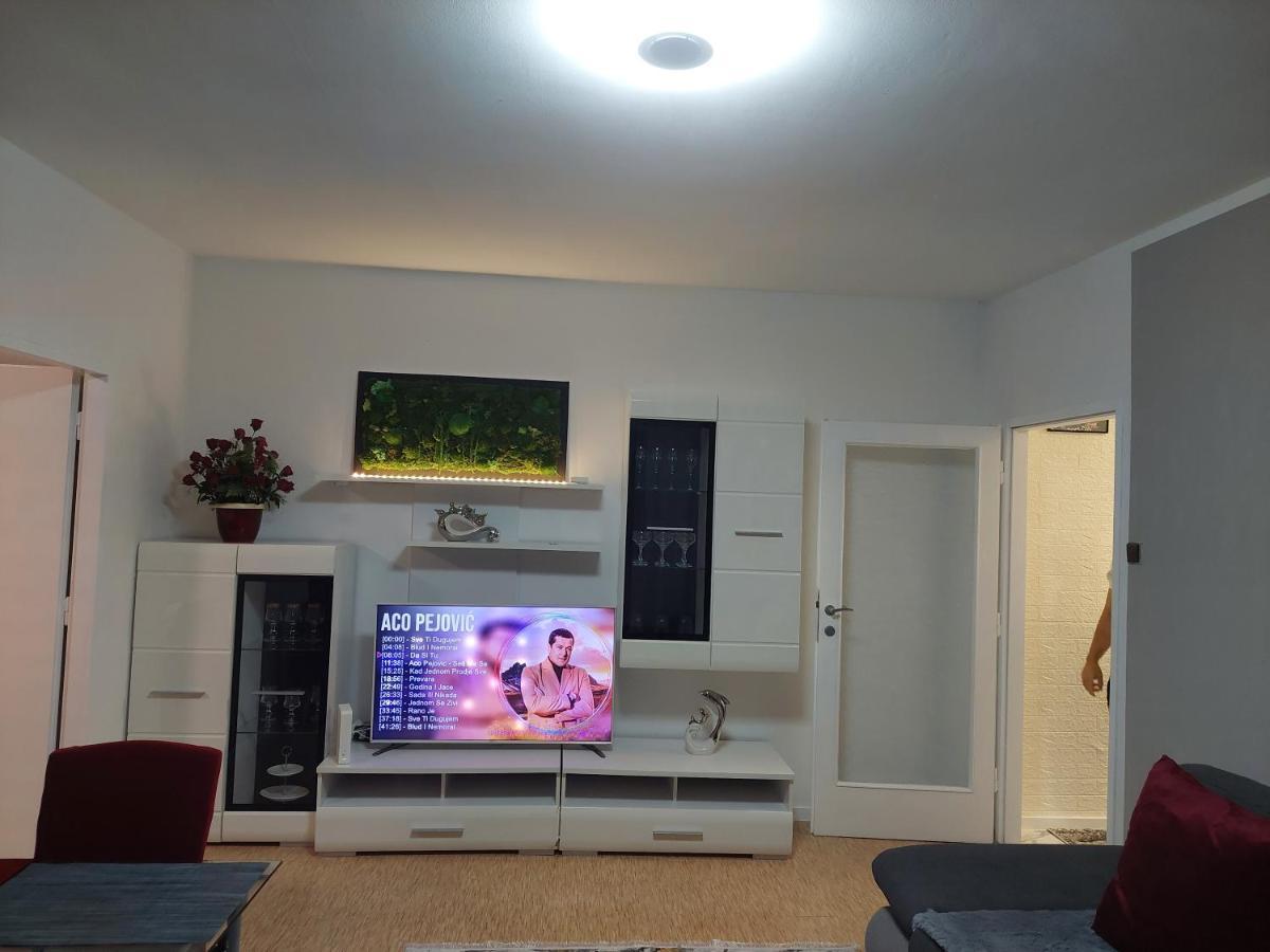 Nb Royal Apartment Wina Bagian luar foto