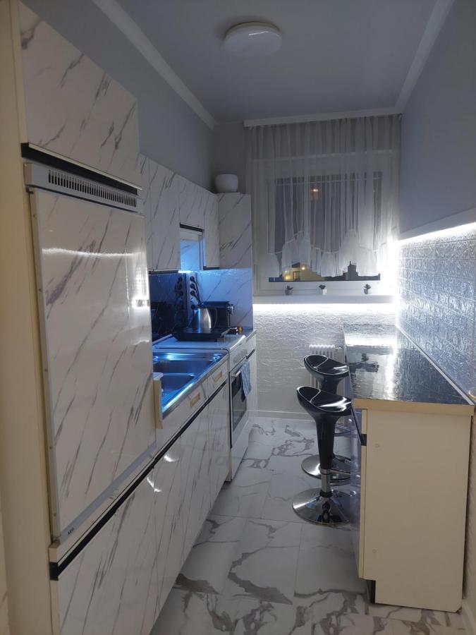 Nb Royal Apartment Wina Bagian luar foto