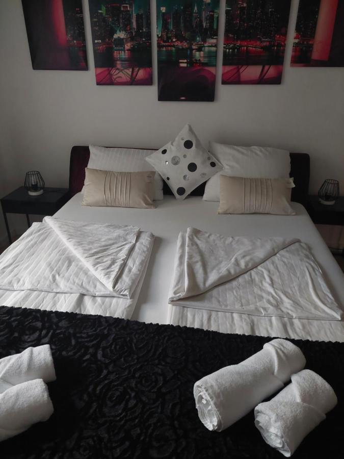 Nb Royal Apartment Wina Bagian luar foto