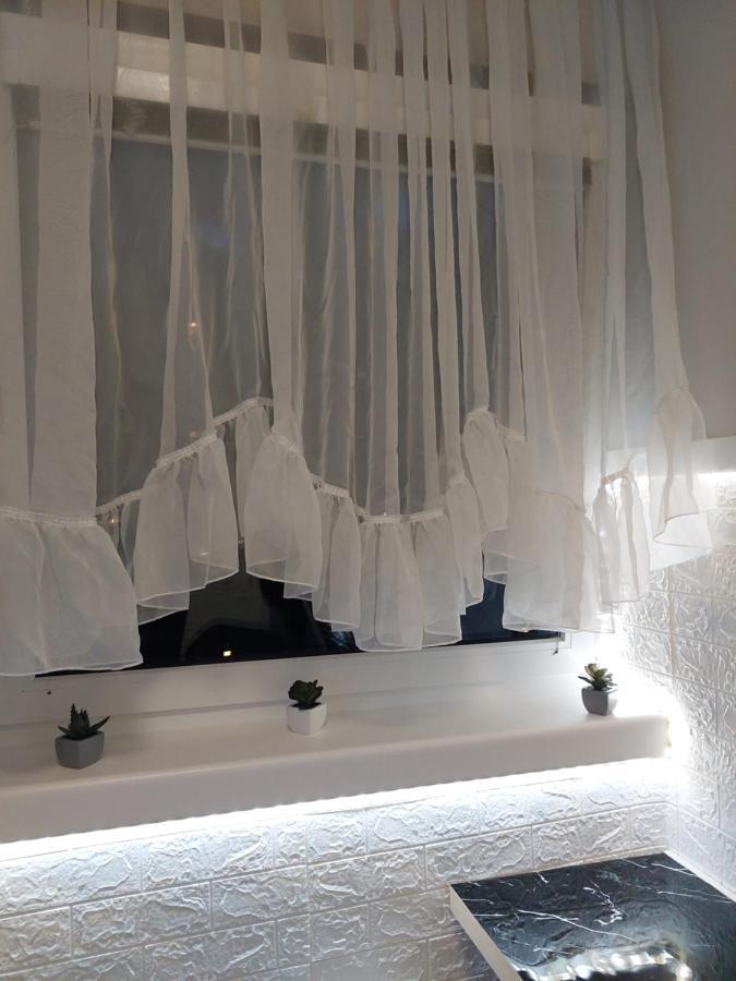 Nb Royal Apartment Wina Bagian luar foto